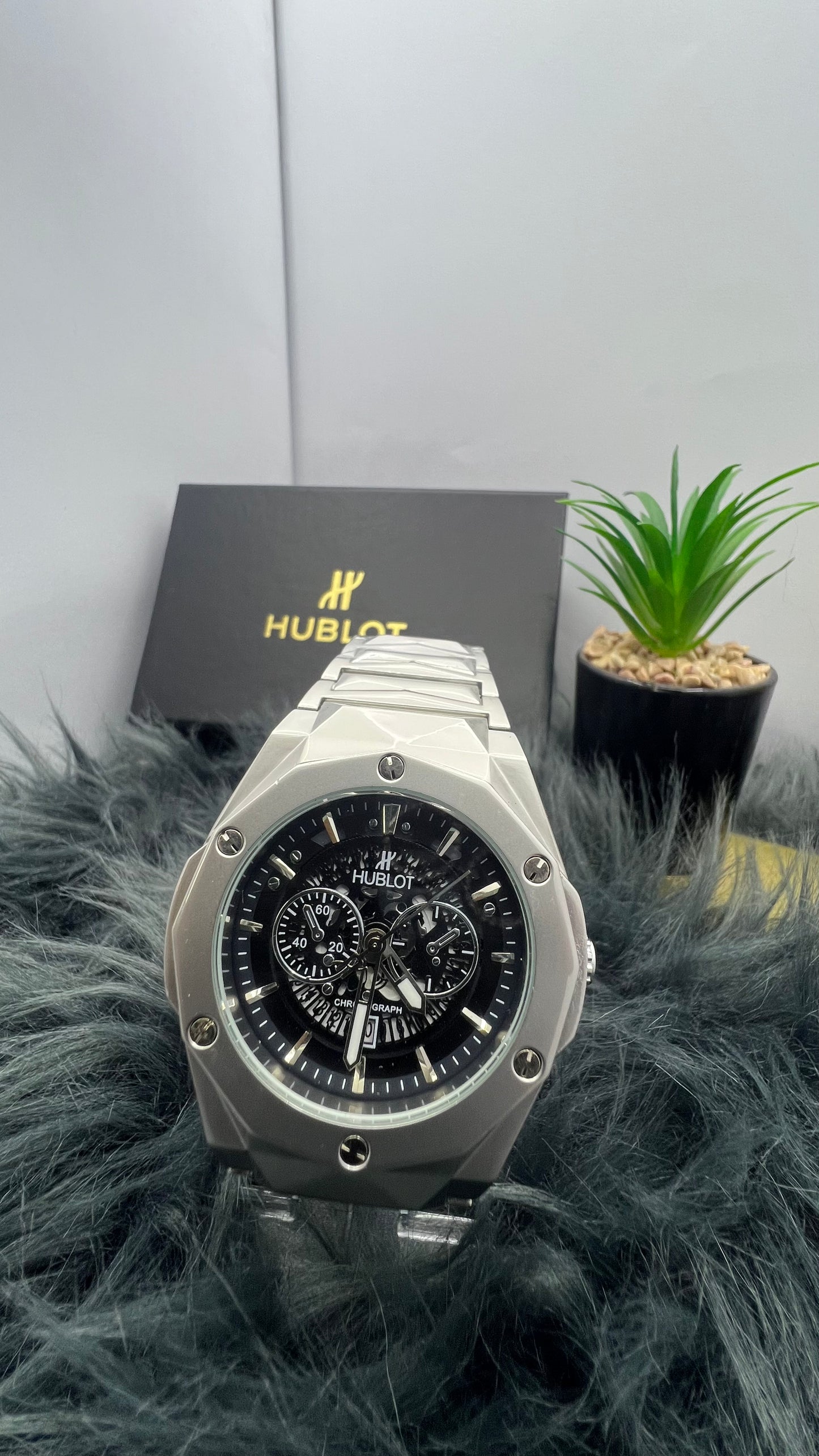 HUBLOT Chain with Date | Satinless Steel Luxury Watch
