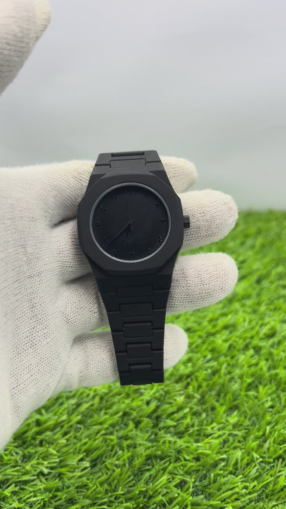 Black Aura Stainless Steel Watch – Lightweight and Stylish